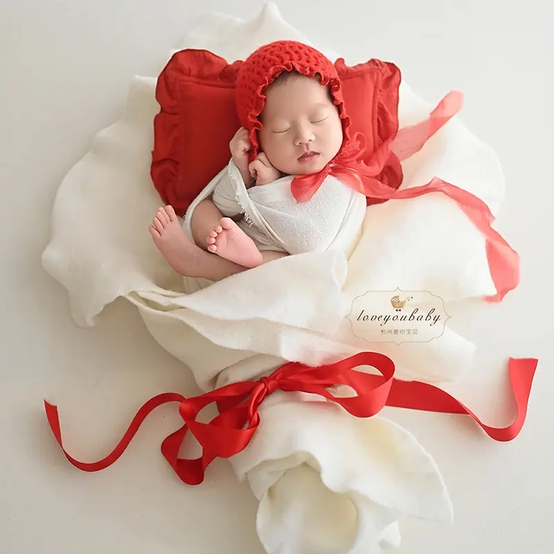 White Floral Wool Mat Theme Set - Newborn Photography Props - Image 4